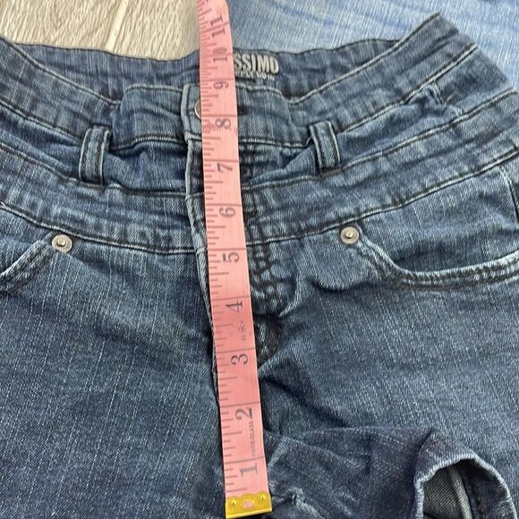 Bundle of 2 denim jean shorts.  Mossimo and Universal Thread. Women's size 4 - Picture 3 of 9